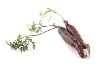 Mor havuç ve yapraklar