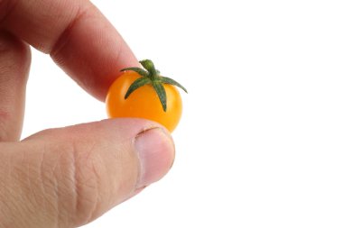 Küçük vişneli domates.