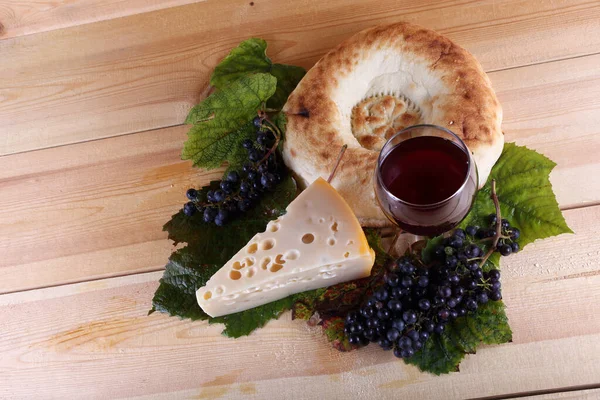 Wine Grape Bread Cheese Southern Lunch — Stock Photo, Image