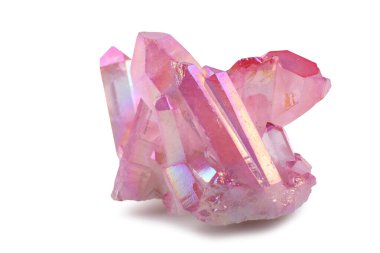 Beyaz üzerine izole edilmiş yapay elmas (kaya kristali). SiO2. Boyalı örnek