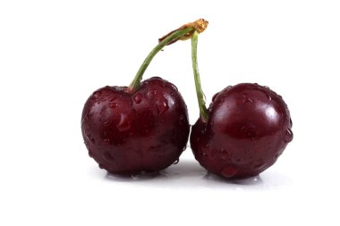 beyaz arkaplanda izole kirazlar