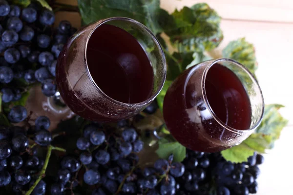 Üzüm Şarap Masada — Stok fotoğraf