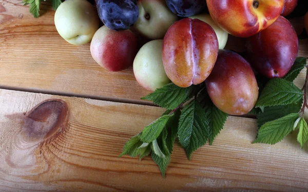 Diferentes Frutas Otoño Superficie Madera — Foto de Stock