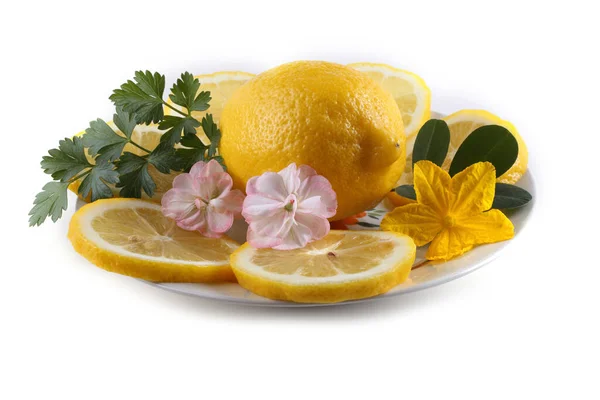 Zitronen Und Zitronenscheiben — Stockfoto