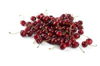 beyaz arkaplanda izole kirazlar