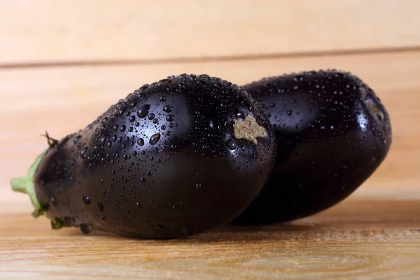 Aubergines Sur Table Style Champêtre — Photo