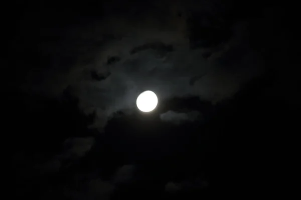 Lună Nori Frumoși — Fotografie, imagine de stoc
