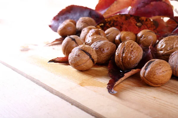 Walnuts Autumn Leaves Table — Stock Photo, Image