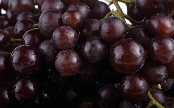Świeże Winogrona Liściach Klonu — Zdjęcie stockowe