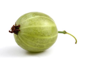 Taze olgun bektaşi üzümleri beyaz arka planda izole edilmiş.