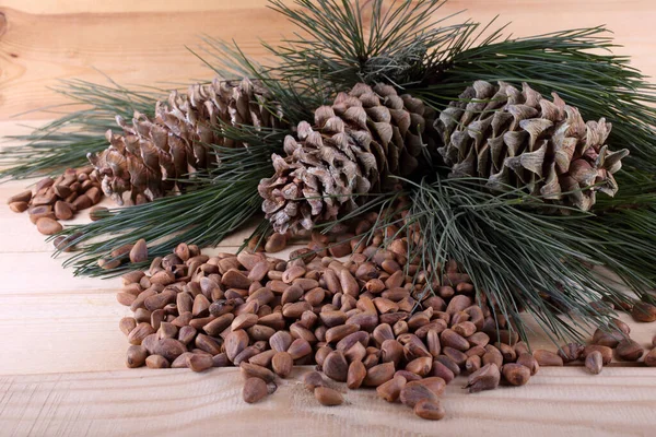 Cedar Pine Nuts Table — Stock Photo, Image