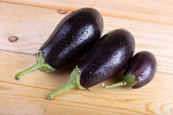 Auberginen Auf Dem Tisch Landhausstil — Stockfoto