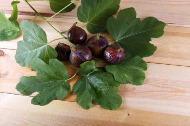 İncirler masada. Ülke biçimi