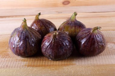 İncirler masada. Ülke biçimi