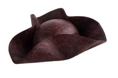 Beyaz üzerine izole edilmiş korsan şapkası