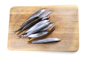 Asyalı eritilmiş balık beyazda izole edilmiş