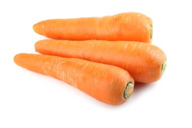 Havuçlar beyaza izole edilmiş.