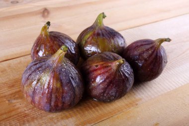 İncirler masada. Ülke biçimi