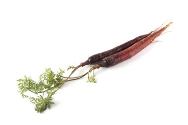 Mor havuç ve yapraklar