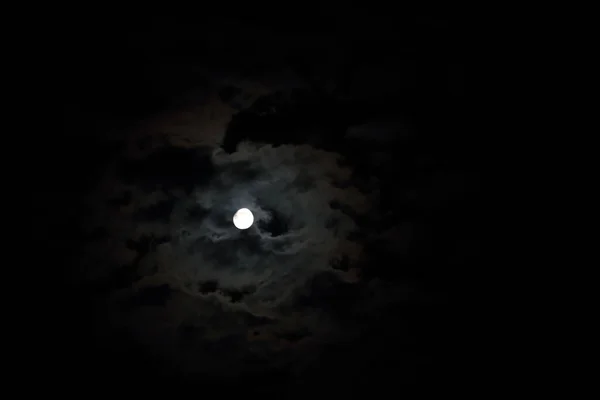 Місяць Красиві Хмари — стокове фото