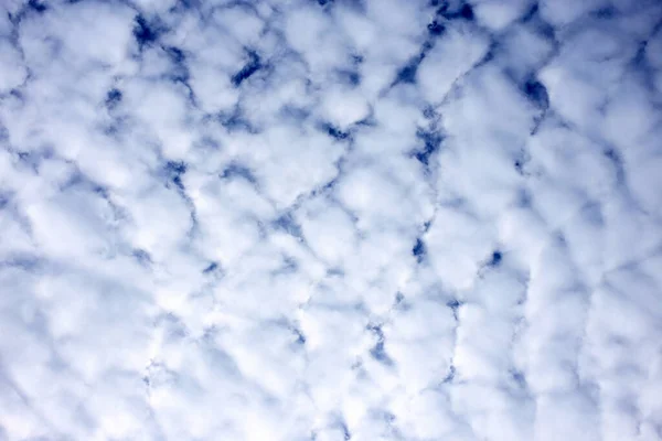 Pluizig Wolken Achtergrond — Stockfoto