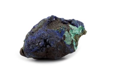 Raw azurit malakit minerali beyaza izole edilmiş.
