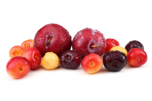 Berry Yang Berbeda Diisolasi Pada Latar Belakang Putih — Stok Foto