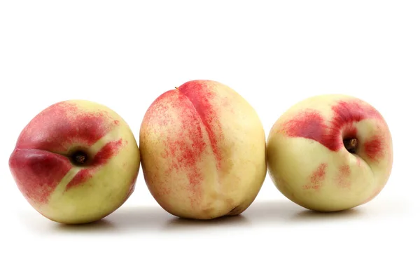 Nectarine Vruchten Geïsoleerd Witte Achtergrond — Stockfoto