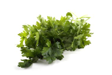 Beyaz arkaplanda izole edilmiş bir maydanoz demeti
