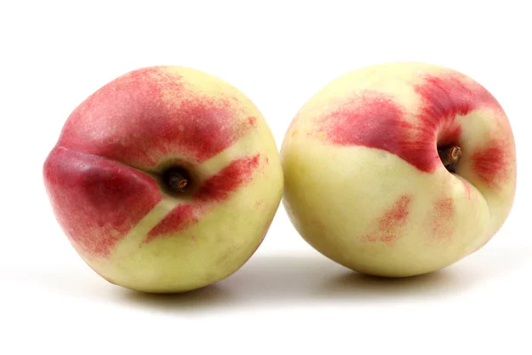 Nectarines Geïsoleerd Witte Achtergrond — Stockfoto