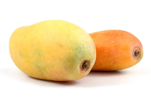 Mogen Mango Frukt Isolerad Vit Bakgrund — Stockfoto