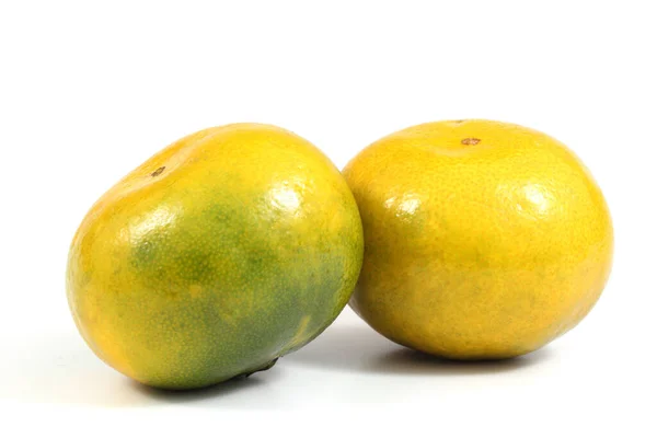 Mandarina Naranja Aislada Sobre Blanco —  Fotos de Stock