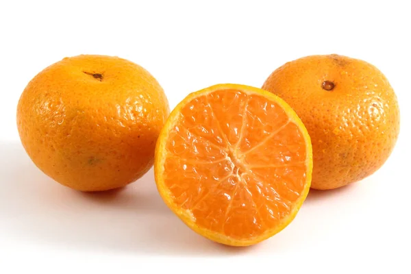 Mandarina Naranja Aislada Sobre Blanco — Foto de Stock