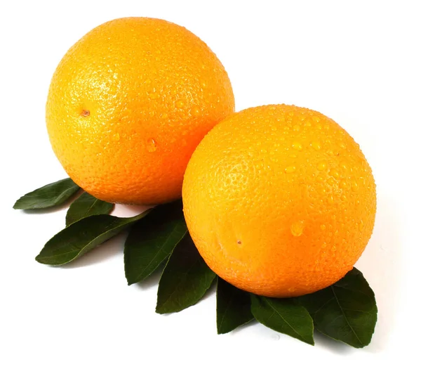 Dos Naranjas Sobre Hojas — Foto de Stock