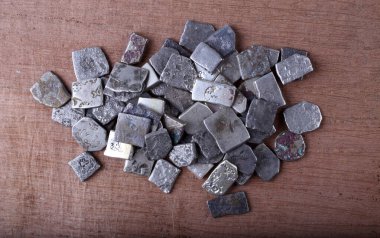 Papirüsteki eski Hint paraları