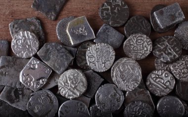 Papirüsteki eski Hint paraları