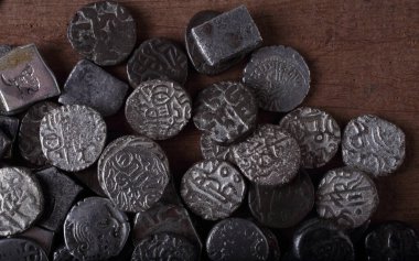 Papirüsteki eski Hint paraları