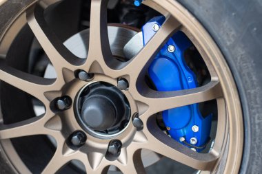 Araba ara sistemi, Araba tekerlek yakın çekim 