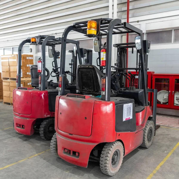Ambar, endüstriyel kavramı, nakliye ambarı forklift