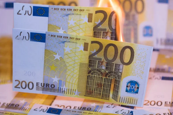 Счет Двести Евро Европейской Валюте Горит — стоковое фото