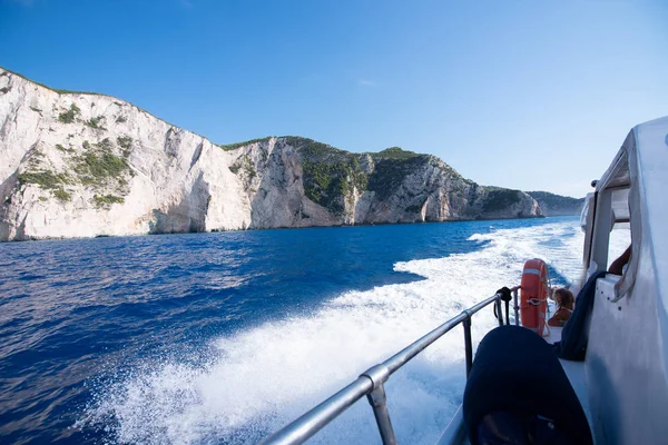 Navio Navegando Para Baía Navagio Ilha Zakynthos — Fotografia de Stock