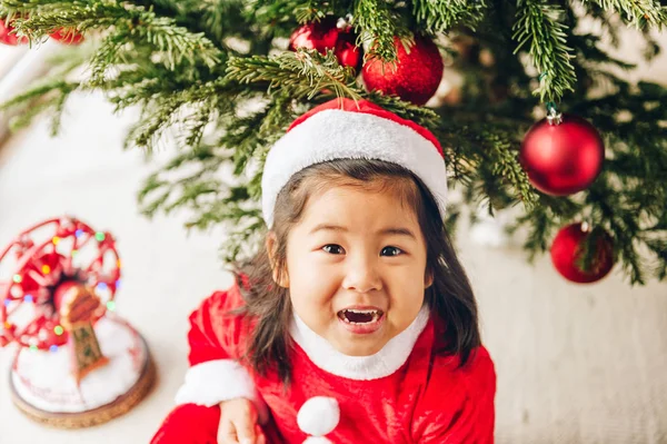 Natal Retrato Adorável Anos Idade Asiático Criança Menina Vestindo Vermelho — Fotografia de Stock