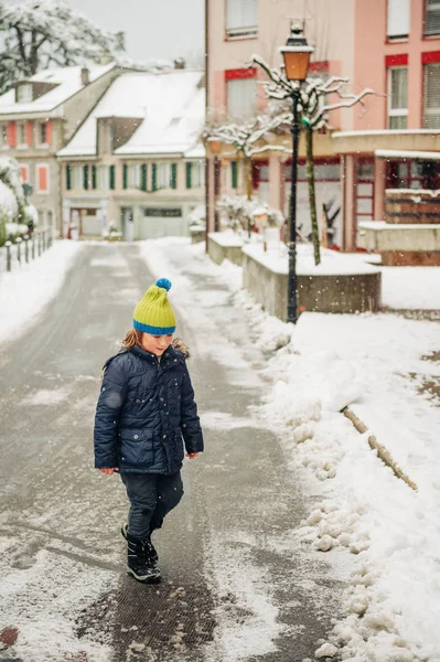 Vinter Porträtt Söt Liten Pojke Bär Varm Jacka Byxor Och — Stockfoto