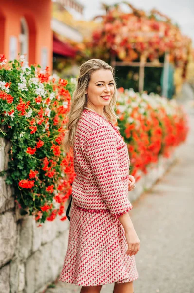 Porträt Einer Schönen Frau Mit Blonden Haaren Retro Stil Die — Stockfoto