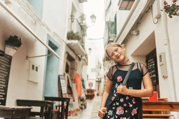 Funny Little Girl Traveler Walking Streets Valencia Wearing Cross Back — Zdjęcie stockowe