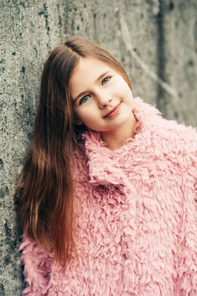 Outdoor Portrait Pretty Young Girl Wearing Pink Faux Fur Coat — Stock Photo, Image