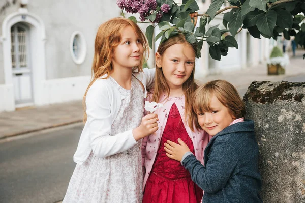 Outdoor Portret Van Leuke Kinderen Mode Voor Kinderen — Stockfoto