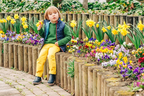 Outdoor Spring Portrait Cute Little Boy Playing Park Nice Sunny — Stock Photo, Image