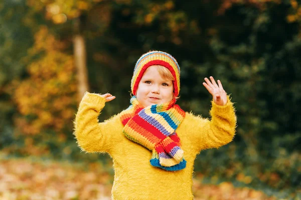 Outdoor Portrait Cute Toddler Girl Wearing Yellow Pullover Playing Autumn — Stock Photo, Image