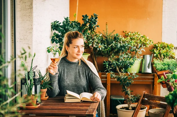 Young Beautiful Woman Relaxing Cozy Balcony Reading Book Wearing Warm — Stock Photo, Image